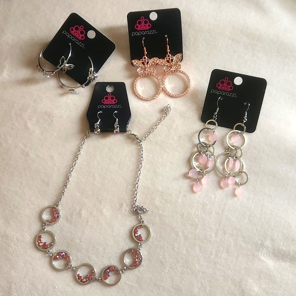 NWT- 4 Piece Paparazzi Jewelry Bundle- Iridescent, Pink, Copper, Silver
